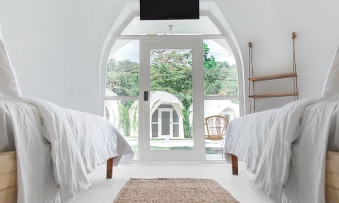 Manuel Antonio Hotel | IGLOO BEACH LODGE