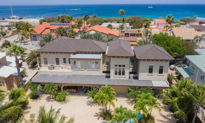 Malmok Villa | Malmok Luxury Villa, very close to Boca Catalina for snorkling
