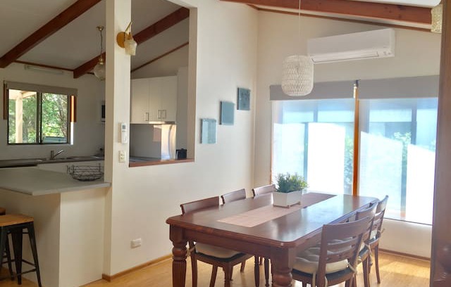 Broulee House | Birds and beach at Broulee