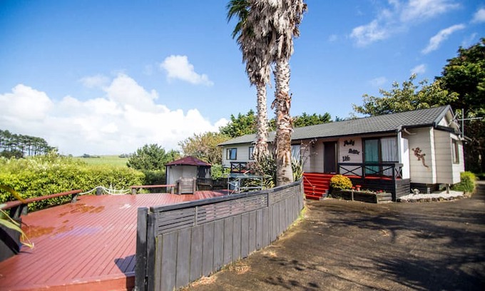 Karioitahi Cabin | Waiuku Serene Farm & Home, Castaways, Awhitu
