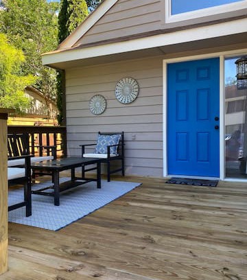 Helen Apartment | Oben Retreat,private hot tub, fire pit,pool table