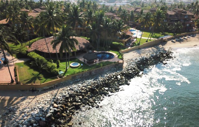 Las Glorias Villa | Beach Front Villa PV 6BR #7 BA SLP18/ Chef manager
