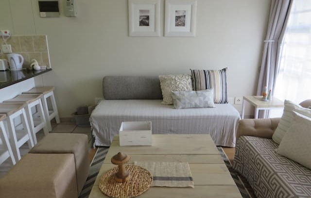 Gonubie Apartment | 5 Gonubie Sands
