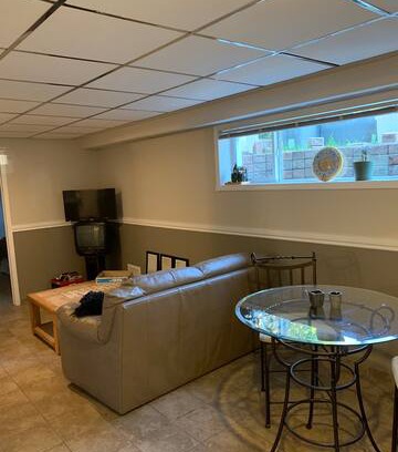 Airdrie House | The Vail Suite