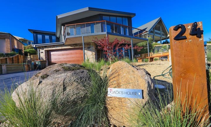East Jindabyne Apartment | JACKS STUDIO ON THE LAKE