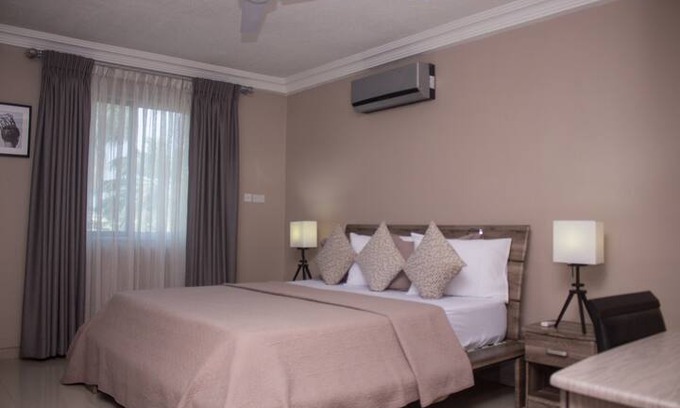 Asylum Down Apartment | Manjaro Suites ''Premium''