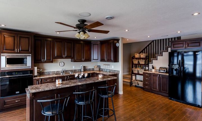 Corner Brook House | Ocean View Inn & Day Spa Suite#3