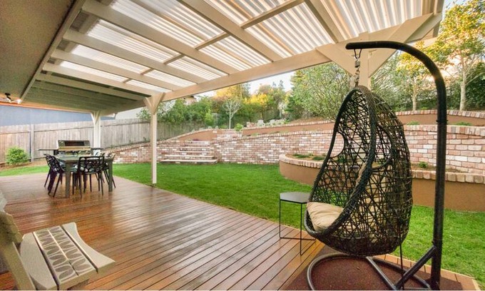 Gerroa House | Idyllic 3BR Gerroa Beach House & Garden +NETFLIX