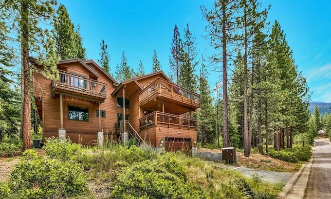 Montgomery Estates House | Rimrock Luxury Mansion 10 Minutes From Heavenly 6 Bedroom 4 Bath
