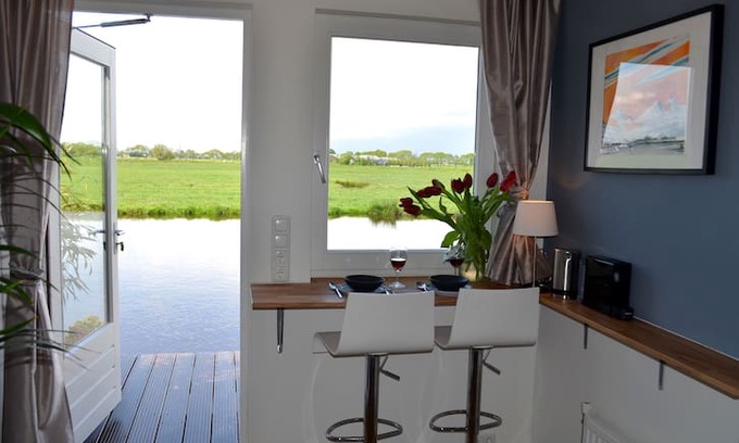 Broek in Waterland House | Room on the river, 15 mn by bus from Amsterdam CS