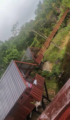Boven Saramacca Cabin | Alafasi boto pasilodge nature at its best!!