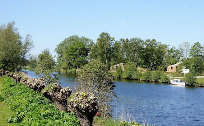 Westergeest House | Duurzaam Tinyhouse, aan het water in Friesland.