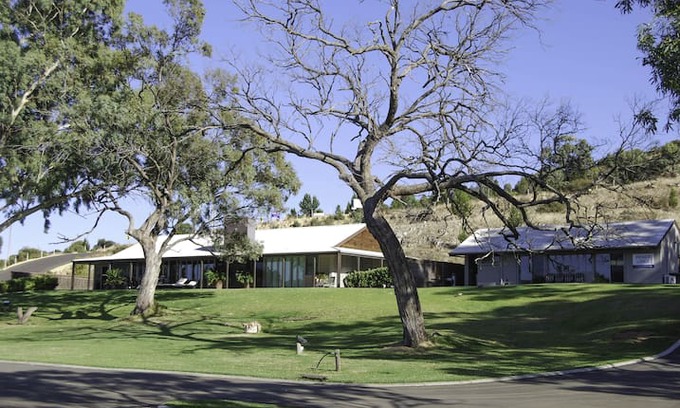 Mannum House | Stunning 5 bed. Riverfront Home in Mannum