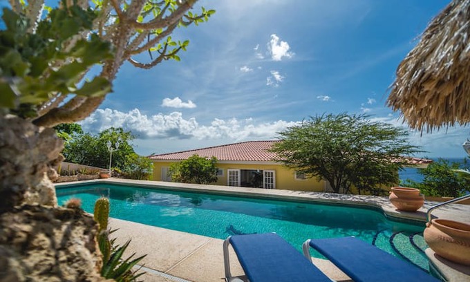 Bisento Villa | Villa Cariblue with 180° seaview and big MAGNAPool