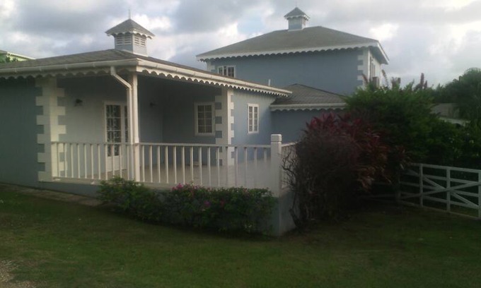 Cap Estate Apartment | 1 Flamboyant Gated Villa