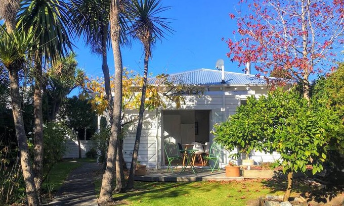 Sumner House | The Cottage - Paradise in the heart of Sumner