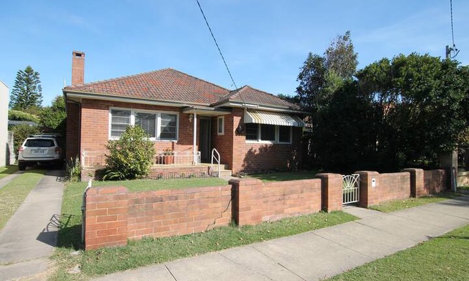 Cooks Hill House | Parkway Avenue Bar Beach Home