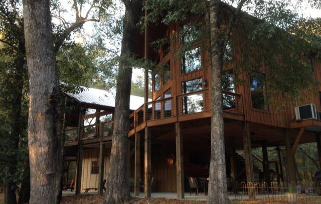 Eastabuchie Villa | Lazy Leaf River Estate