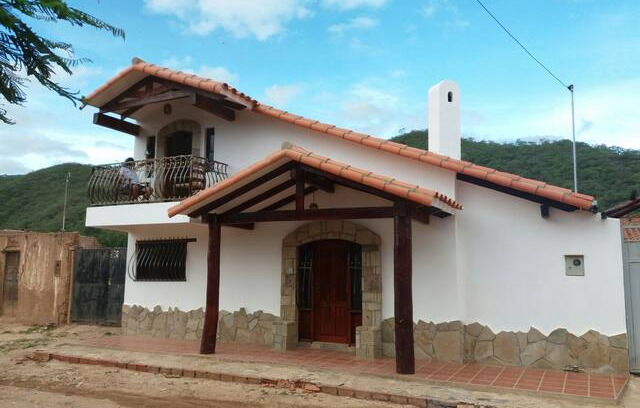 Santa Cruz House | Resting in the valleys. Casa Rustica. RUSTIC HOUSE
