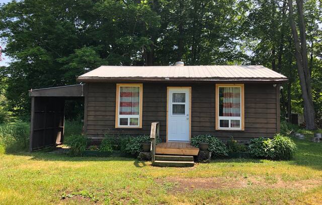 Wasaga Beach House | Cute Cottage for Fun and Relaxation