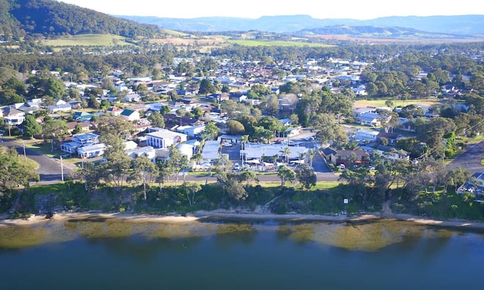 Shoalhaven Heads Hotel | Hedys Riverside Accommodation - Motel Rooms