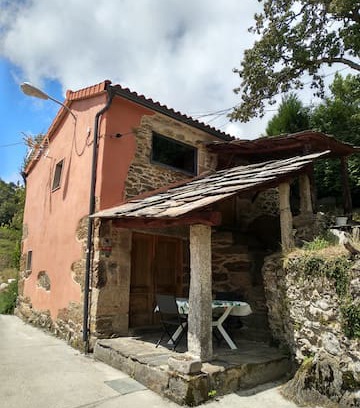 Beariz Cabin | Casa en la montaña de la Galicia profunda O VAL