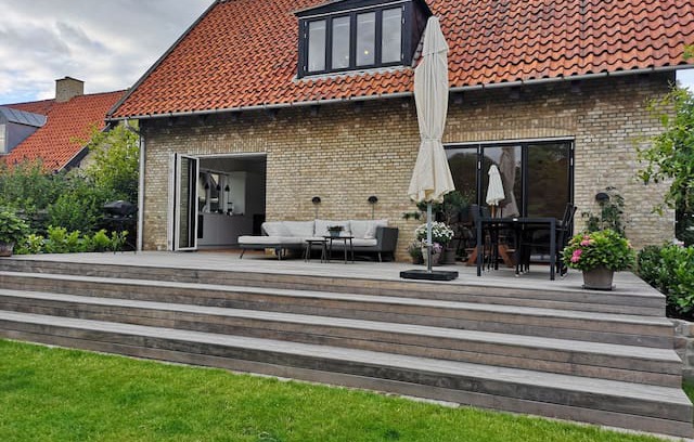 Vangede Villa | Villa med skøn have og terrasse tæt på S-tog
