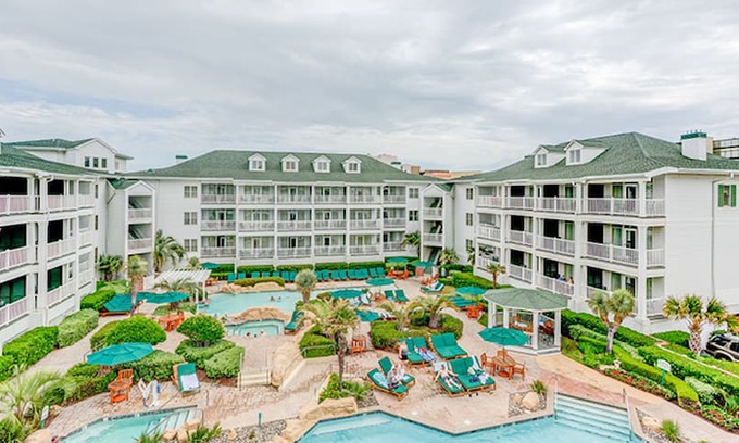 Northeast Virginia Beach Apartment | Turtle Cay Resort- studio sleeps 4 near beach