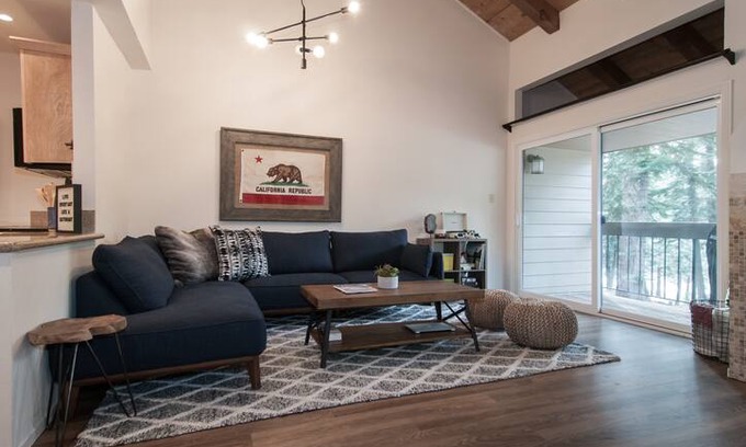Carnelian Woods House | NorthCamp: Updated getaway 2 blocks from Lake!