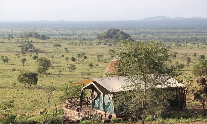 Kaabong House | Indulge in the unforgetable amenities of the Kidepo Savannah Lodge