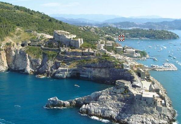 Portovenere House | Portovenere Stylish flat with Jacuzzi on the beach