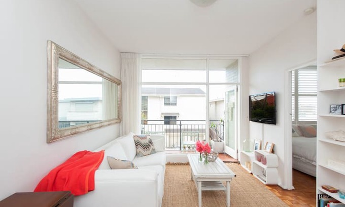 Bronte Apartment | Bronte Beach Pad, 5min walk to two beaches!