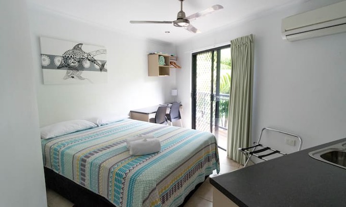 Airlie Beach Hotel | Clean & Comfortable, Ocean Views, Airlie Beach