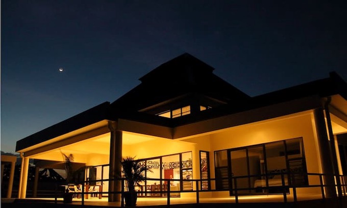 Sapphire Bay Villa | Luxury Pool Villa Fiji 1 - Sleeps 12 to 14