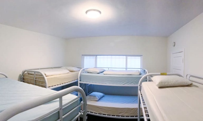 Pico-Union House | Bunk beds in shared space Vermont & Venice