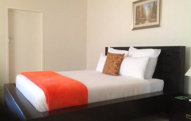 Livingstone Bed & Breakfast | CYPRESS EXECUTIVE LODGE