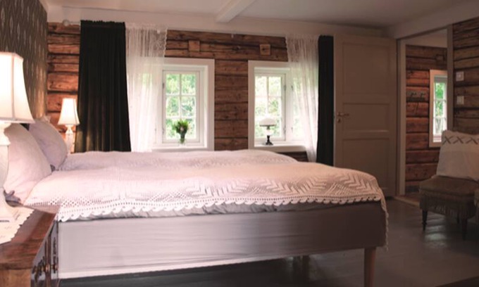 Overhalla House | Gårdshotell med sjel - Rom 203: Elvenes dronning