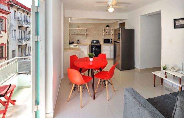 El Vedado House | Jovellar #256, between the modern and old Havana