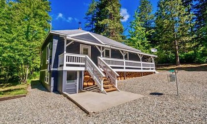 Ronald Cabin | Rustic Cabin Near the Cle Elum Lake!