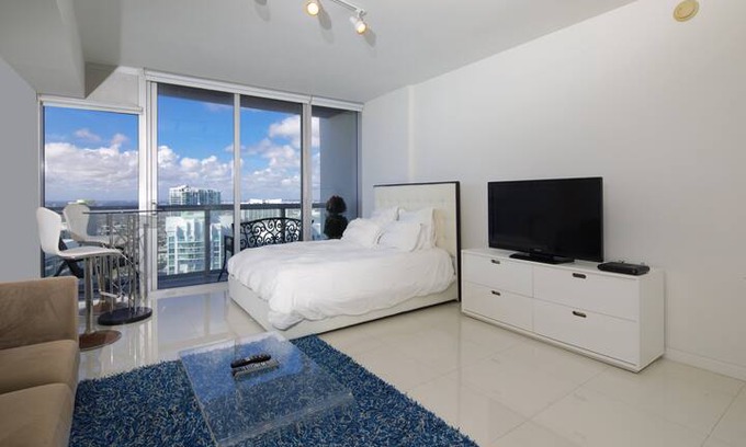 Downtown Miami Apartment | Spacious Studio in Icon Brickell by FlashStay