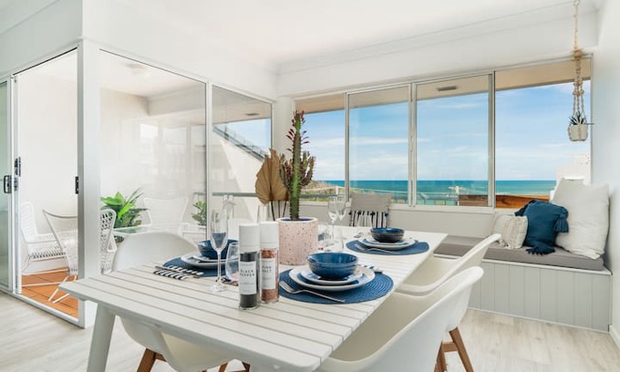 Coolum Beach Apartment | Absolute Beachfront - First Bay Beach - Coolum