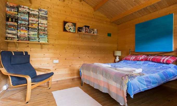 Llanwddyn Other | Three log cabins with WC and Sauna and Treehouse
