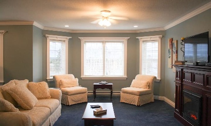 Deer Lake House | Humberview Bed & Breakfast Grand Suite