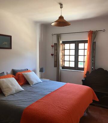 Vila Nova de Milfontes Apartment | Casa Gabriel - L - Private bedroom in apartment