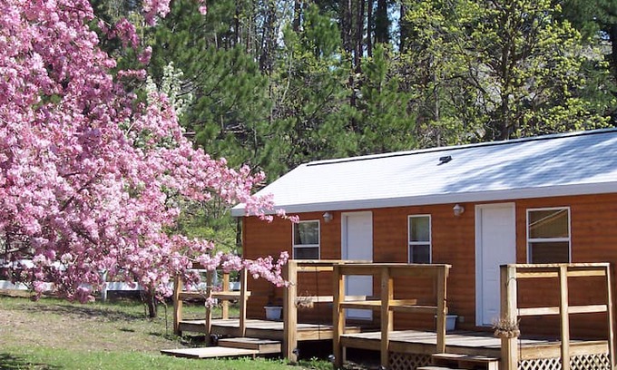 Keystone Cabin | Triple R Ranch -Secluded Sleeping Duplex Bunkhouse