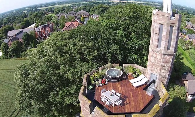 Lymm House | Penthouse Suite in Award-Winning Water Tower