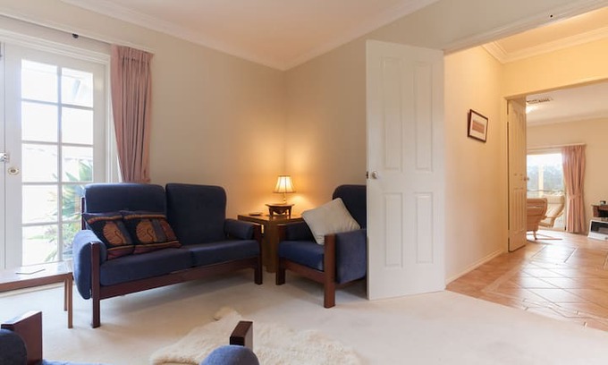 Alfred Cove House | Alfred Cove Hideaway close to Freo, river, city.