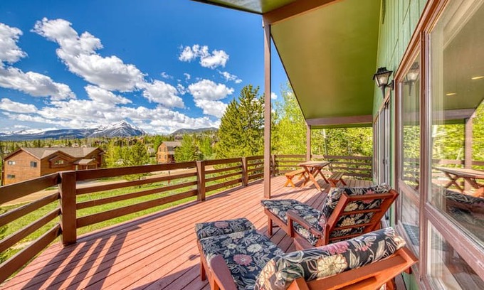 Wildernest Cabin | Summit View Cabin