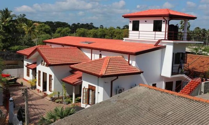 Trincomalee Bed & Breakfast | AAINN(Standard Triple B&B)