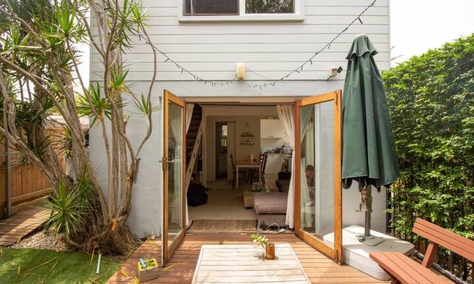 Freshwater Villa | Walk to the beach from a nice and cosy house